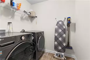 497 Mahogany Dr, Thomasville, NC 27360 - Photo 22