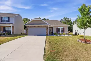 877 Sage Hl Dr, Jamestown, NC 27282 - Photo 1