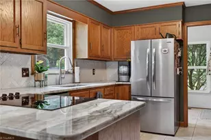 1712 Chesapeake Dr, Greensboro, NC 27410 - Photo 14