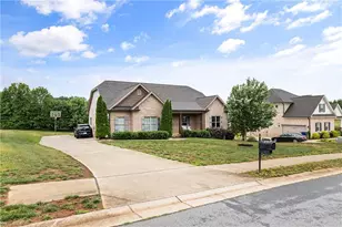 132 Grand Worth Wy, King, NC 27021 - Photo 2