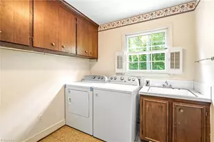 612 Hertford Rd, Winston-Salem, NC 27104 - Photo 14