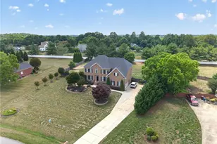 6005 Lomond Dr, Summerfield, NC 27358 - Photo 38