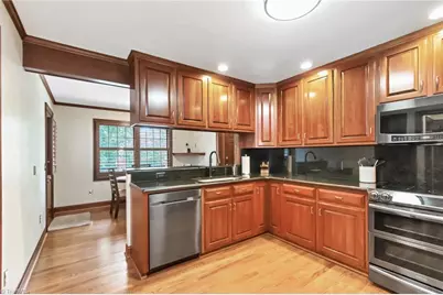 121 Acorn Avenue, Wilkesboro, NC 28697 - Photo 2