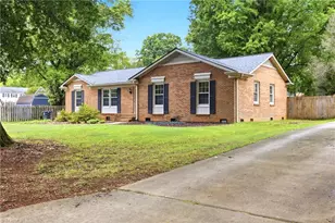 5010 Ellenwood Dr, Greensboro, NC 27410 - Photo 2
