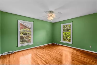 1004 Kemp Road W, Greensboro, NC 27410 - Photo 26