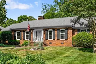 1004 Kemp Rd W, Greensboro, NC 27410 - Photo 2