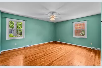 1004 Kemp Road W, Greensboro, NC 27410 - Photo 22