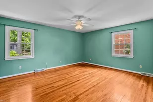 1004 Kemp Rd W, Greensboro, NC 27410 - Photo 22