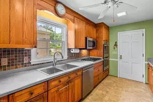 1004 Kemp Rd W, Greensboro, NC 27410 - Photo 10