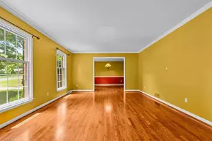 1004 Kemp Rd W, Greensboro, NC 27410 - Photo 6