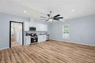 702 Maple Ave, Burlington, NC 27215 - Photo 8