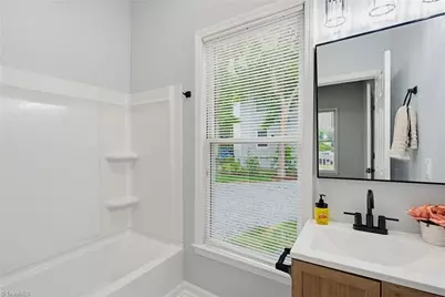 702 Maple Avenue, Burlington, NC 27215 - Photo 22