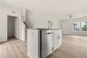 1021 Hickory Chapel Rd, High Point, NC 27260 - Photo 6
