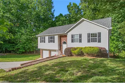 2013 Priya Street, Thomasville, NC 27360 - Photo 2