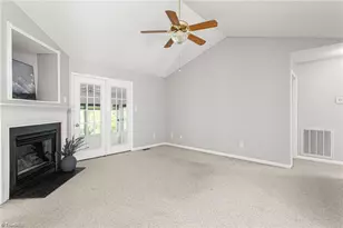 2013 Priya St, Thomasville, NC 27360 - Photo 4