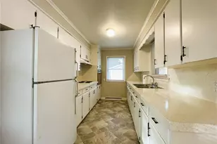 1142 Liberty Dr, Thomasville, NC 27360 - Photo 6