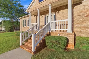 726 Cypress Hill Dr, Eden, NC 27288 - Photo 2