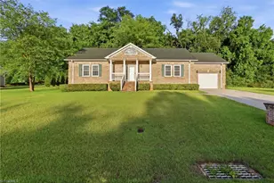 726 Cypress Hill Dr, Eden, NC 27288 - Photo 1