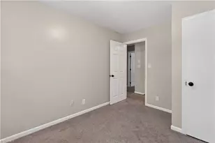 3919 Colony Square, Greensboro, NC 27407 - Photo 14
