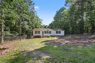 194 Pinehaven Dr, New London, NC 28127 - Photo 4