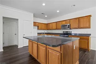 2211 Rindle Dr, High Point, NC 27262 - Photo 6