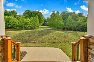 261 Vine St, Jefferson, NC 28640 - Photo 8