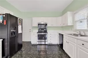 5 Park Village Ct, Greensboro, NC 27455 - Photo 6