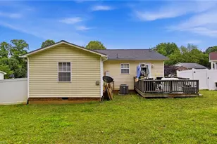 1640 Hill Ct, Winston-Salem, NC 27107 - Photo 16