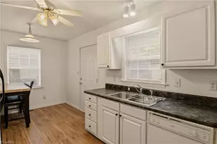 1640 Hill Ct, Winston-Salem, NC 27107 - Photo 8