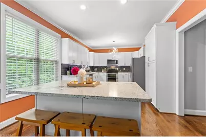 6010 Kempsford Court, Kernersville, NC 27284 - Photo 2