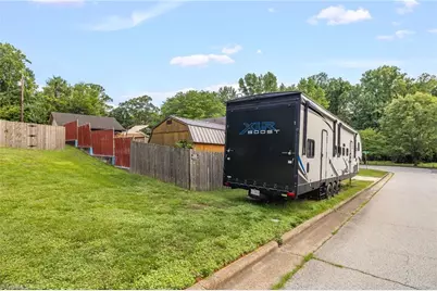 601 Shelby Drive, Greensboro, NC 27409 - Photo 40