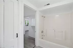 404 Hickory Chapel Rd, High Point, NC 27260 - Photo 22