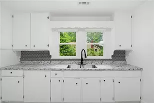 404 Hickory Chapel Rd, High Point, NC 27260 - Photo 16