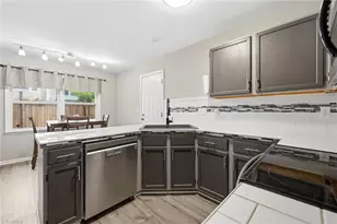 4032 Sherry Ct, Jamestown, NC 27282 - Photo 8