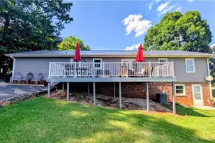2474 Woodridge Dr, Asheboro, NC 27205 - Photo 4