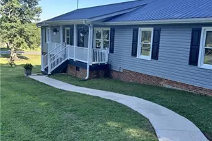 2474 Woodridge Dr, Asheboro, NC 27205 - Photo 2