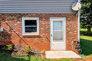 2474 Woodridge Dr, Asheboro, NC 27205 - Photo 10