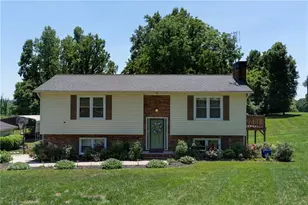 1744 R Chipman Dr, Yadkinville, NC 27055 - Photo 2