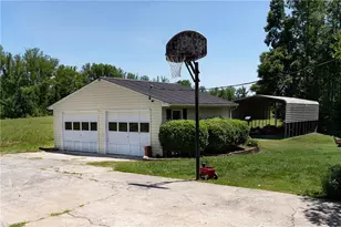 1744 R Chipman Dr, Yadkinville, NC 27055 - Photo 34