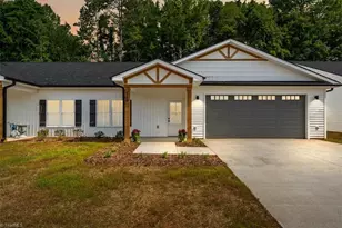 250 Old Heritage Rd, Randleman, NC 27317 - Photo 2