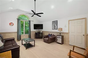 7404 Phelps Ct, Greensboro, NC 27409 - Photo 24