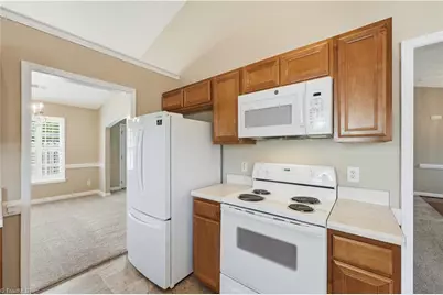 2035 Sweetbay Circle, Burlington, NC 27215 - Photo 14