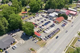 5216 Market St, Greensboro, NC 27409 - Photo 12