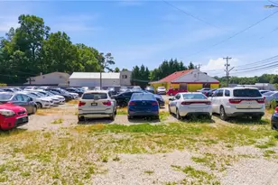 5216 Market St, Greensboro, NC 27409 - Photo 16
