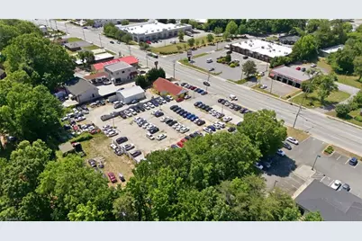 5216 Market Street, Greensboro, NC 27409 - Photo 10