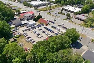 5216 Market St, Greensboro, NC 27409 - Photo 10