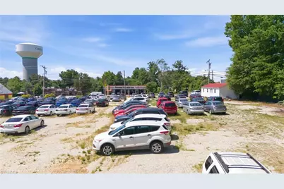 5216 Market Street, Greensboro, NC 27409 - Photo 14
