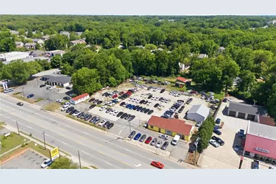 5216 Market Street, Greensboro, NC 27409 - Photo 2