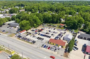 5216 Market St, Greensboro, NC 27409 - Photo 2