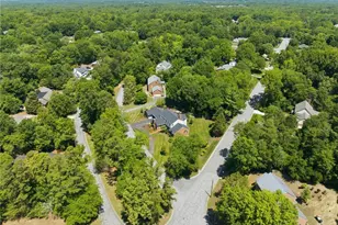 1300 Robin Hood Rd, High Point, NC 27262 - Photo 48
